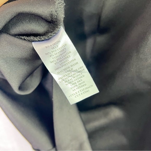 Connected Apparel Sheath Dress W/Textured Slimming Center & Cap Sleeves Size 4P - Picture 6 of 6